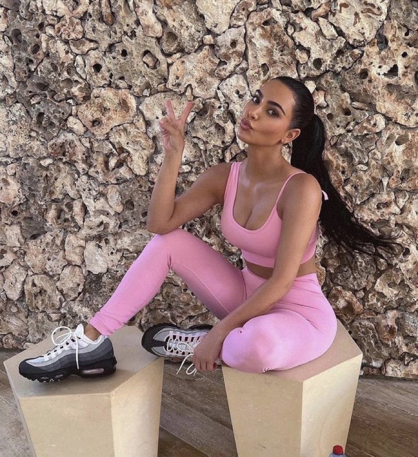 You know Kim is done with Kanye when she started wearing nikes 😩