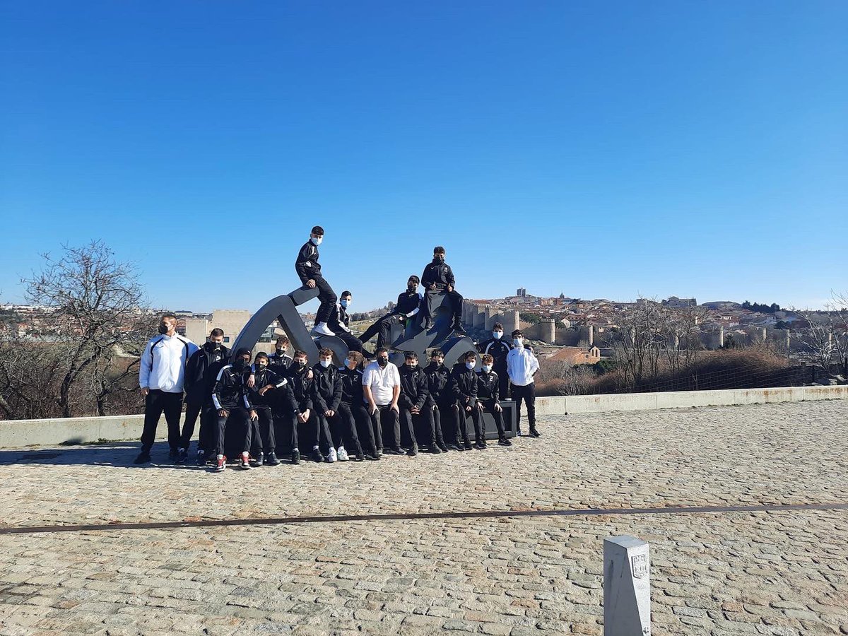 udsanlorenzocd's tweet photo. Nuestros chicos del #InfantilA ya están en Ávila para enfrentarse al C.D. LINKO
#VamosMorados
#plandemejora
#50aniversarioudsl
#sentimientomorado
🤞🤞🤞💪💪💪⚽️⚽️⚽️
💜💜💜 https://t.co/U8W3P1ISWa