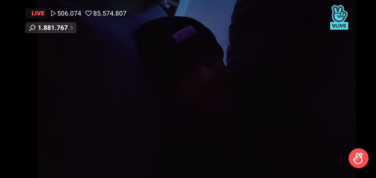 LIN0RI's tweet image. thank you bang chan ❤️