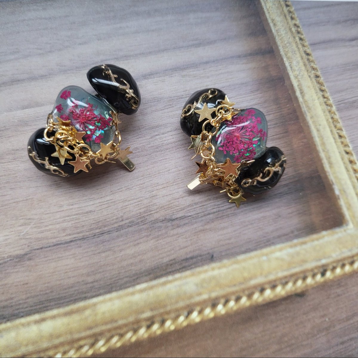 parallelworld03's tweet image. 『星が揺れるキラキラポニーフック(¥1,200)』 
メルカリにて販売開始しました★

mercari.com/jp/items/m6860…

招待コード【JGWBPX】でアプリから新規会員登録すると500円分お得に買える✨
インストールはこちら👇
merc.li/YpA6tBC9a