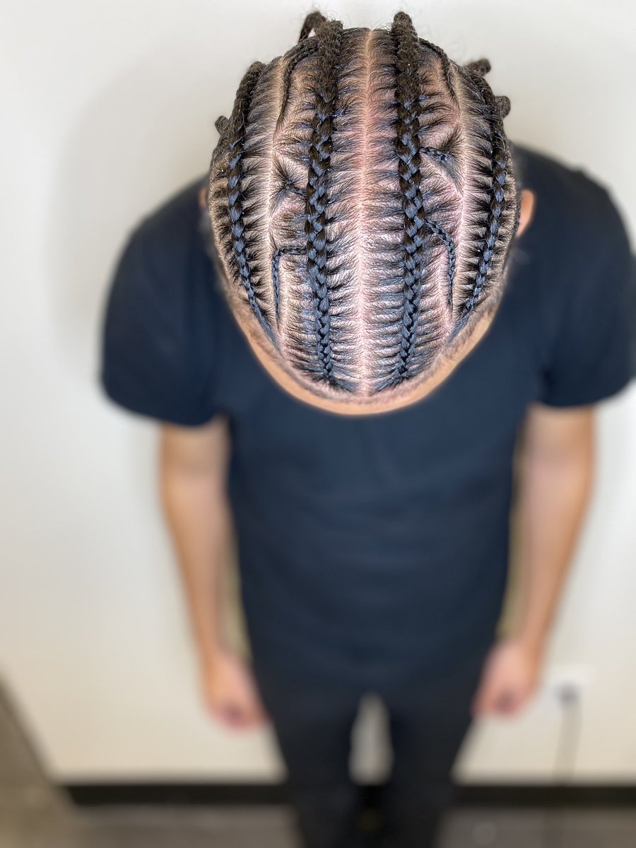 HeartSO_COLDxxx's tweet photo. First head of stitch braids for 2022. Said I was giving up braids for awhile but I changed my mind π
#braidsbytee #stitchbraids #design #clean #neat https://t.co/B2gDhRLqLI