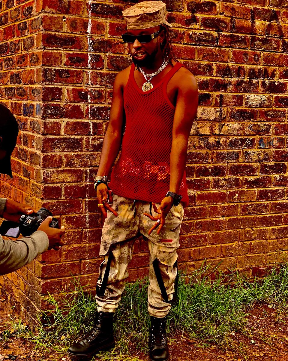 sekemutema263's tweet photo. Now out 📼💿🔥🔥#fullyfully https://t.co/AczX02UEfI 
Have a blessed weekend #tapecd https://t.co/wm5dQnI9H3