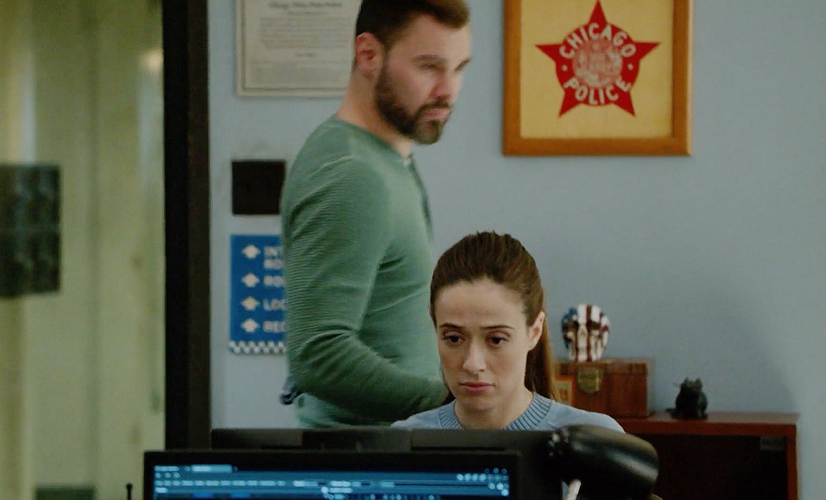 burzekspd's tweet photo. yeah adam sweetie we get it she’s your girl we know we know https://t.co/oYXQi9sClw