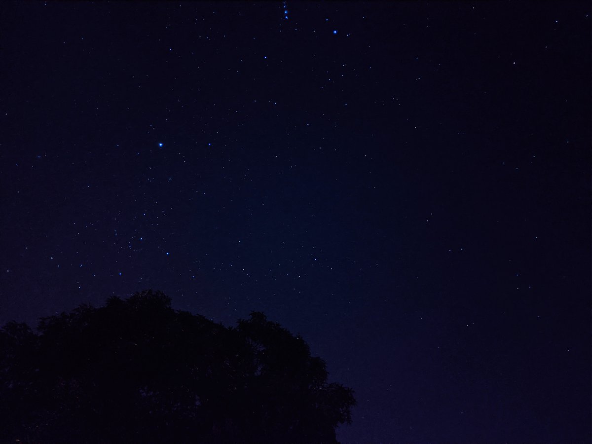 real_malphobia's tweet photo. Langit cantik elok malam ni ✨ https://t.co/VcE9cA0uqB