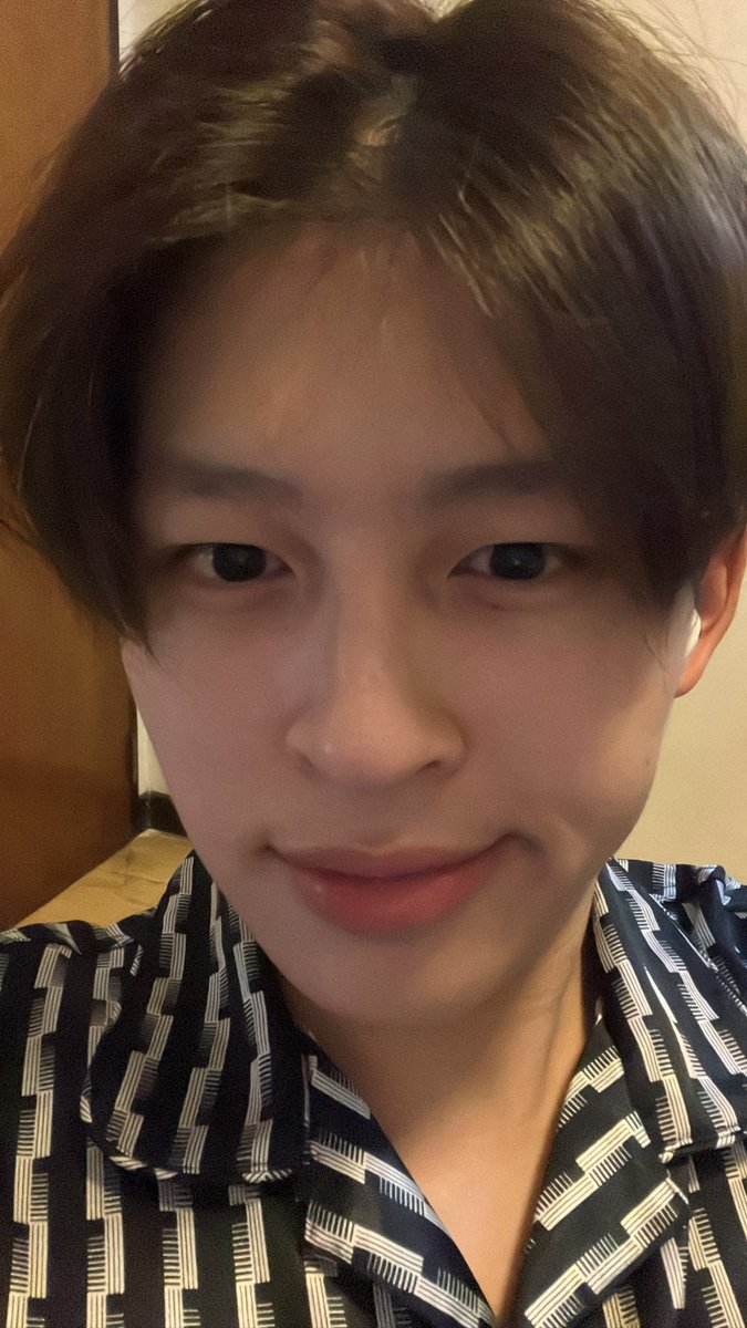 ppnaravit's tweet photo. ผมยาวไวเหมือนกันแฮะ https://t.co/ZBsvV4i8er