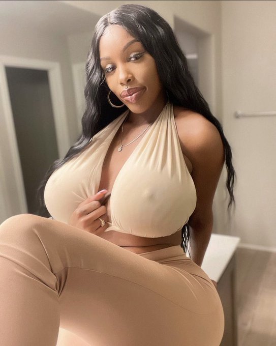 WYD baby?   #blackbarbie  #ebonygoddess #Vegas https://t.co/0gyFfe7Gcv<a href="/tag/blackbarbie"class="tags">#blackbarbie</a><a href="/tag/ebonygoddess"class="tags">#ebonygoddess</a><a href="/tag/vegas"class="tags">#Vegas</a>