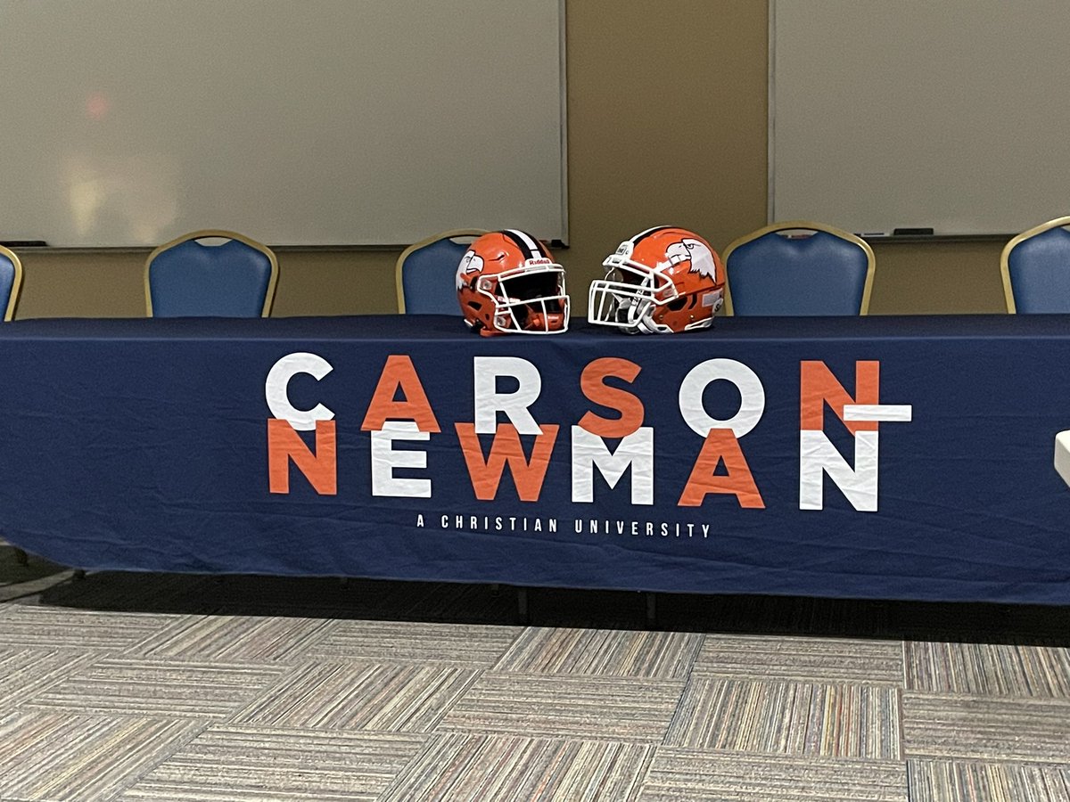 bswhite10's tweet photo. Checked in @cnfootball 📍 https://t.co/WvvpXTeD5l