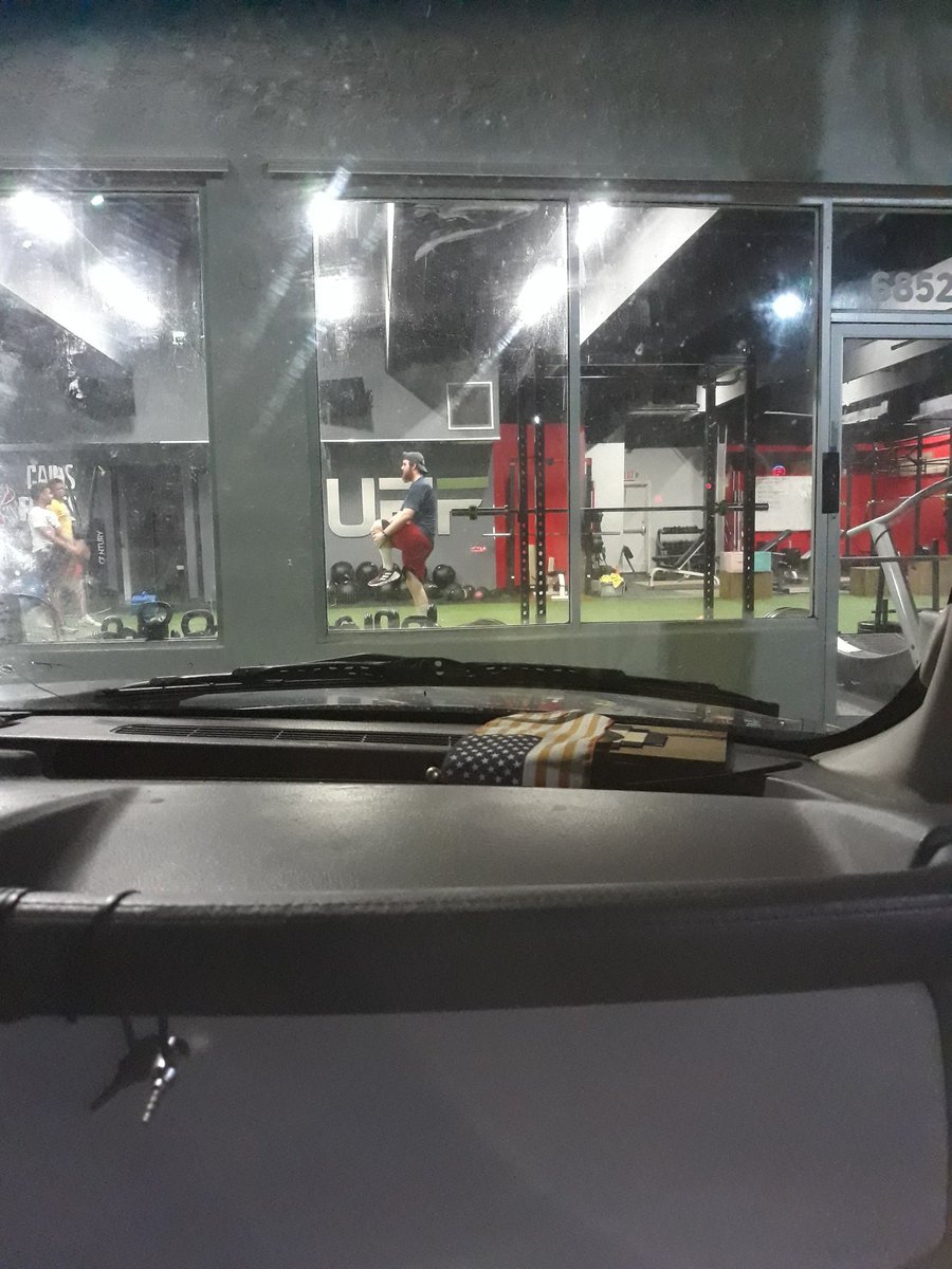 SeanRubin6's tweet image. The competition never rests so I'm hitting it hard late night workouts at #TuffTraining @RehmanZack @Coach_QWilson @uftlfootball @SifuSullivan @craftinglinemen