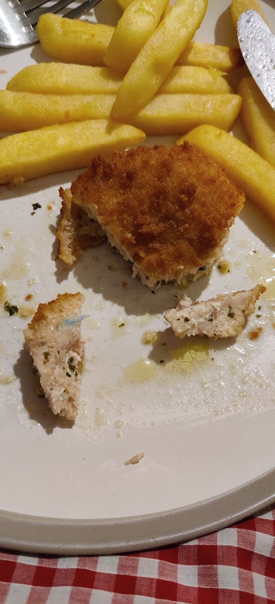JuliaLulong's tweet photo. @sainsburys bought some chicken kievs from yourself yesterday. There was plastic in it. https://t.co/Da4eDZ8Q57