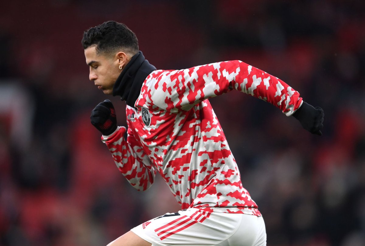 utdreport's tweet photo. Locked and loaded 🏃‍♂️

#MUNWHU https://t.co/pJYKeyqBl0