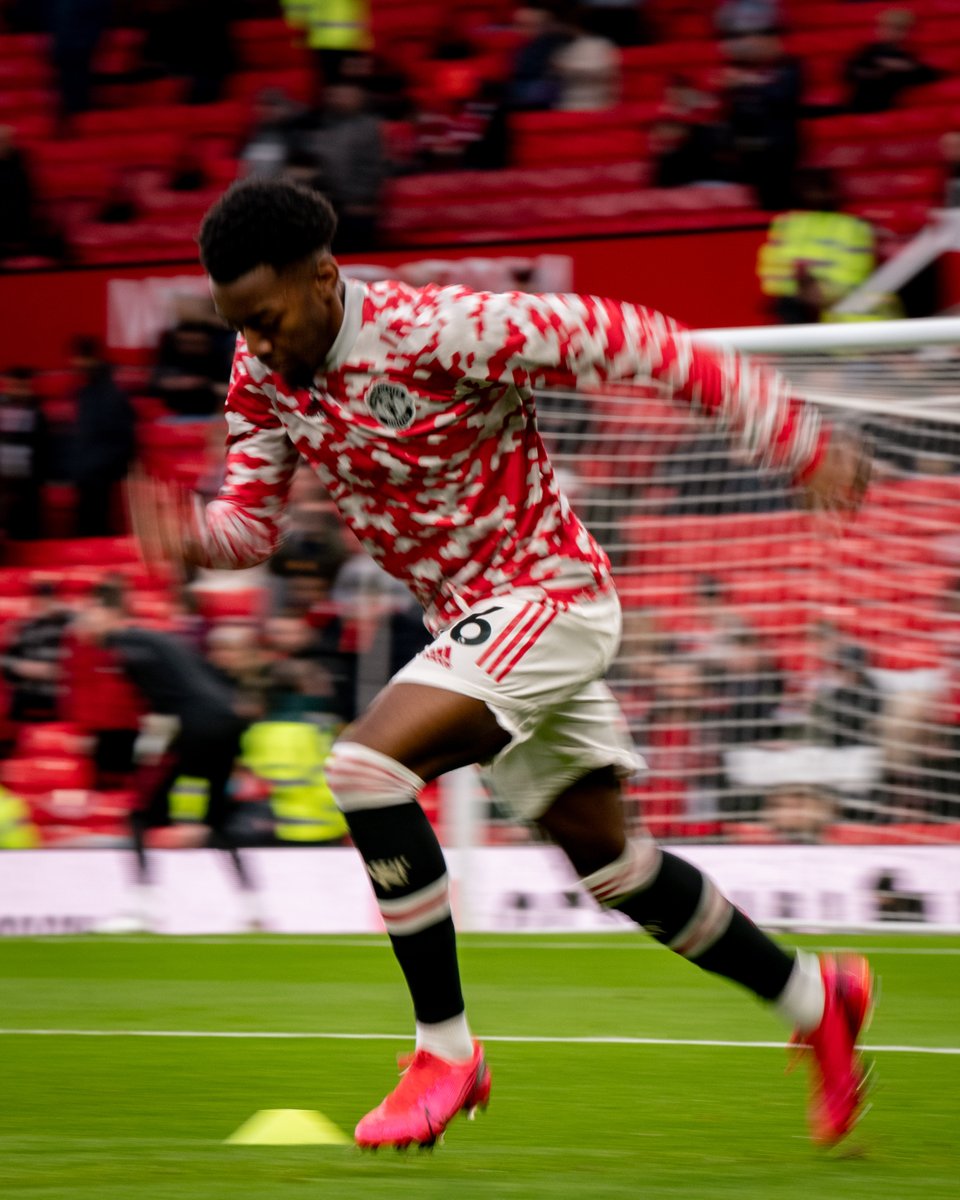 utdreport's tweet photo. Locked and loaded 🏃‍♂️

#MUNWHU https://t.co/pJYKeyqBl0