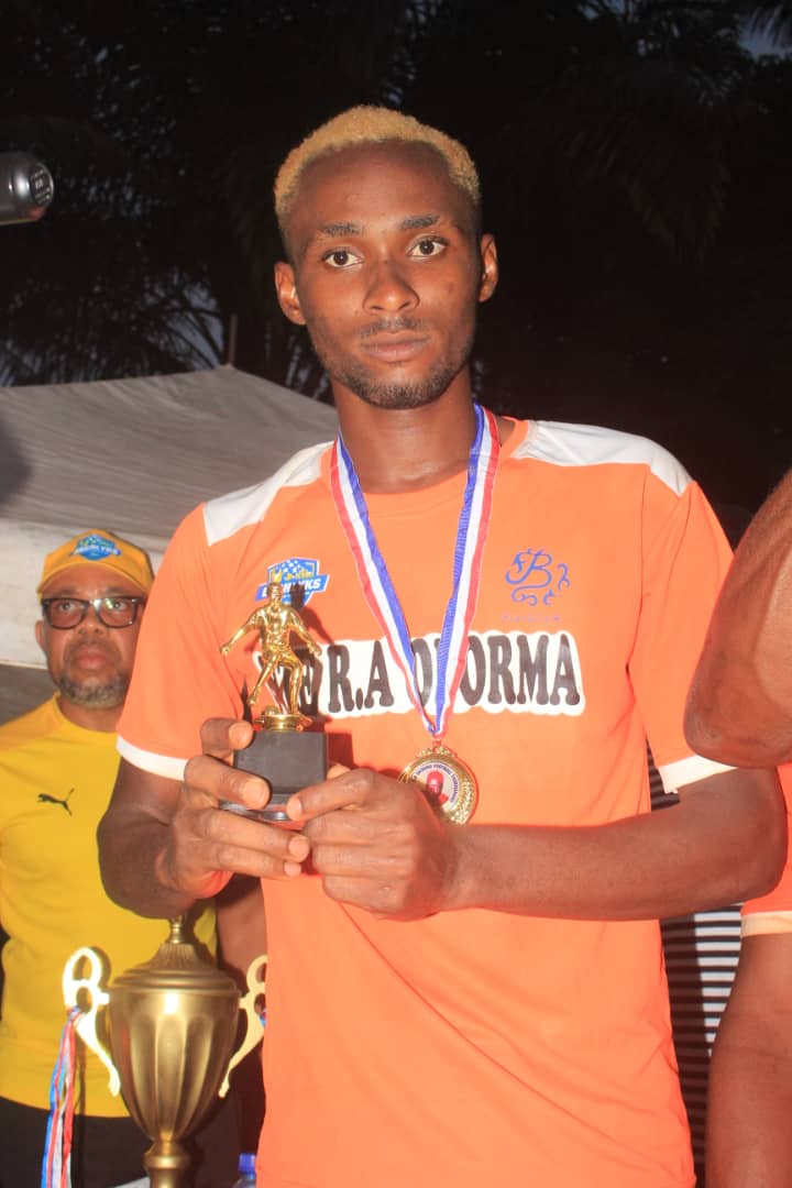 BashlyksE's tweet photo. The best player of the Nze R.A Oforma football tournament 3rd edition mr Benedict Oforma https://t.co/75ASxVe1ef