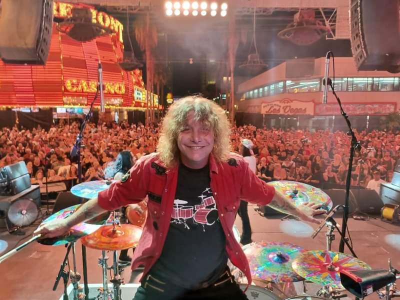 Happy birthday Steven Adler  