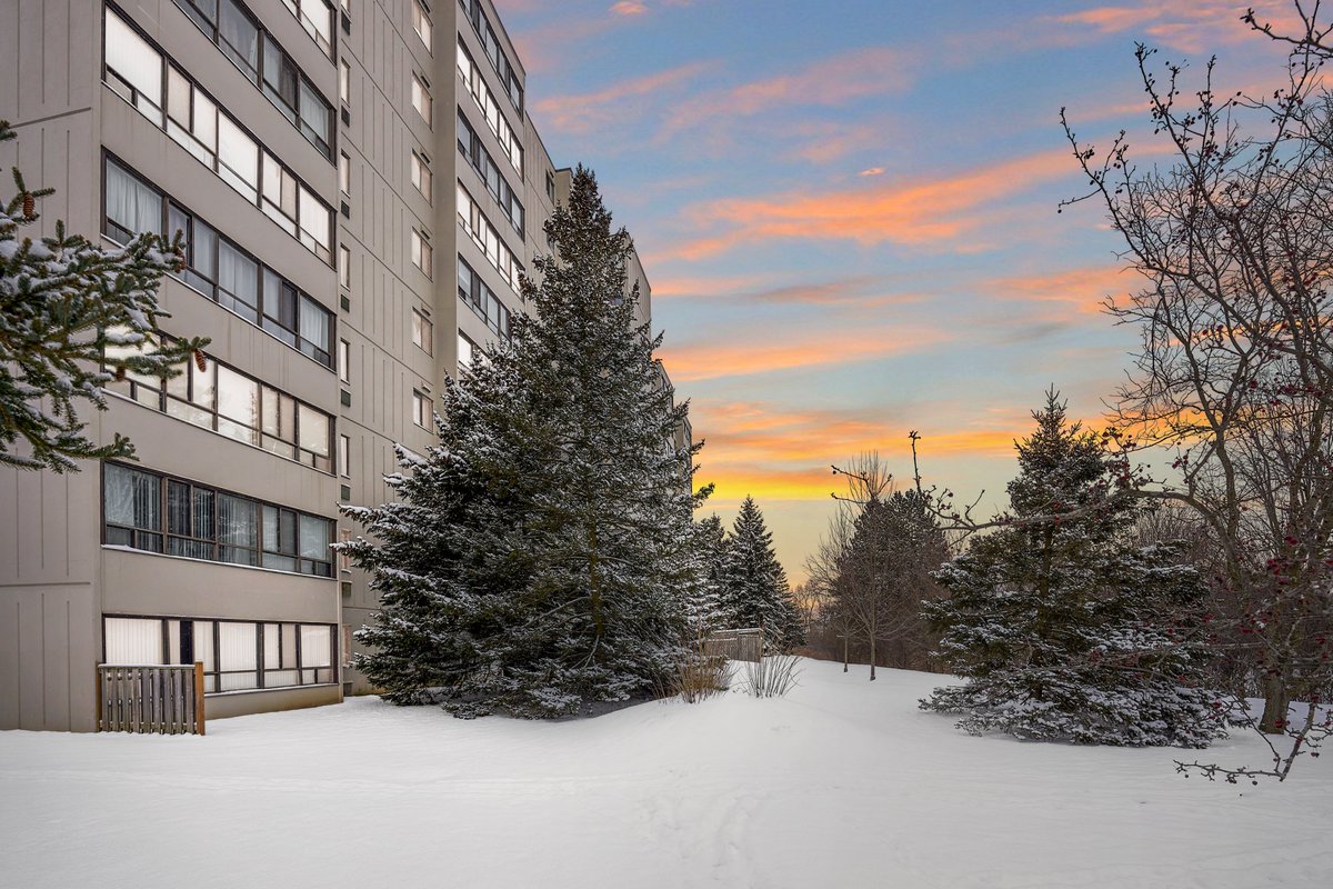 Gorgeous in #ldnont on the edge of the city, but close to all amenities. 2 bedroom condo: onesmartmove.ca/listing/110-16…
#torontorealestate #londonontario
#realtors 
#condoforsale
#realestateinvesting