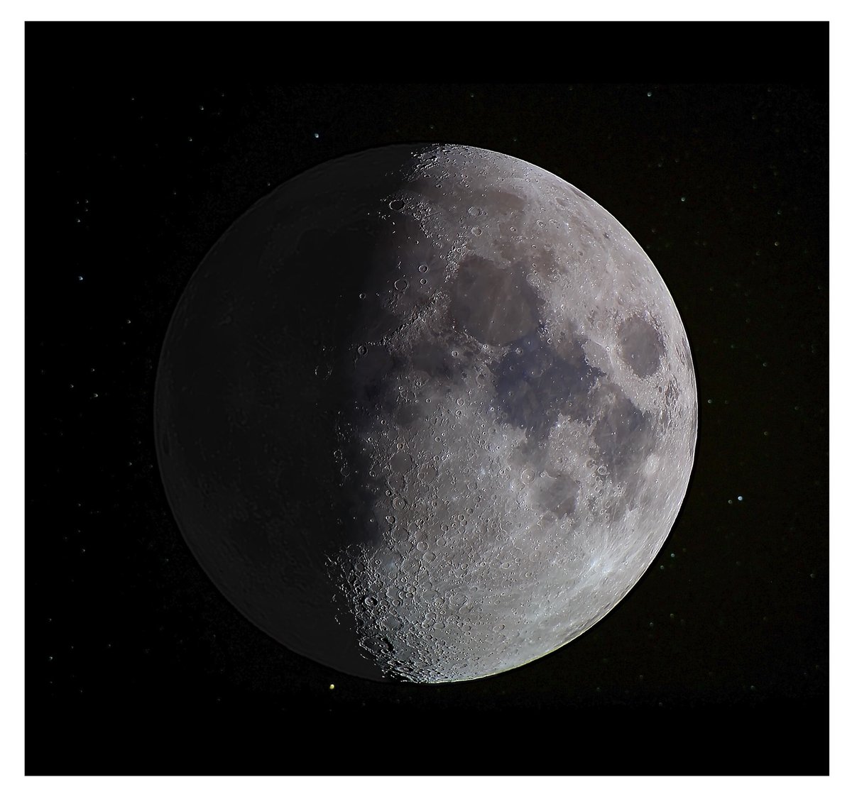 Luna del 11 Enero.
<a href="/EsAstronomia/">AstronomiaES</a> <a href="/esa_es/">ESA España</a> <a href="/NASA/">NASA</a> #LUNA #skywatcher #newton150