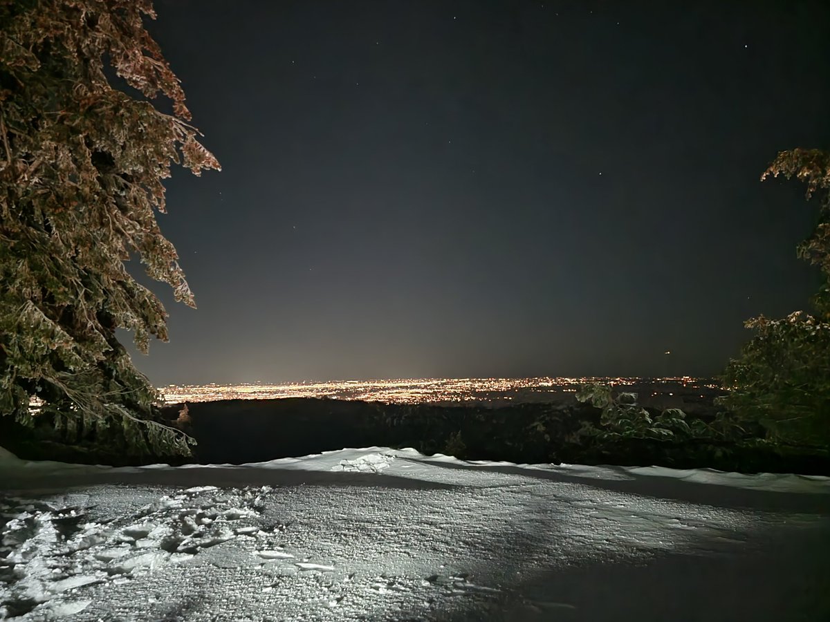 dtlb10's tweet image. Another epic night skiing @BOGUSBASIN .  Boise, ID you are beautiful!❄️❤🙂