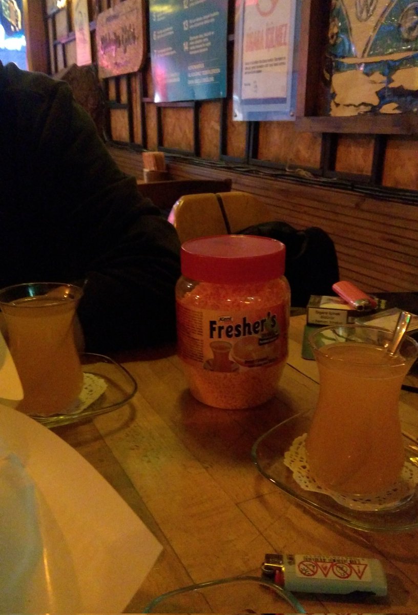 twitterdan tanistik cocuk yaninda oralet getirmis