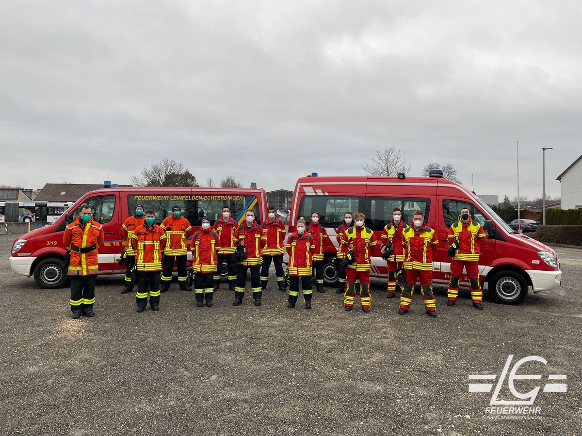 FeuerwehrLE's tweet photo. Herzlichen Glückwunsch an die frisch gebackenen Atemschutzgeräteträgerinnen &amp; Atemschutzgeräteträger! 🔝 Danke an die Feuerwehr #Kirchheim für die tolle Durchführung des Lehrgangs. 💪🏼
#WirFürLE #FreiwilligStarkFürLE #AGT #FFLE #Ehrenamt #LEhilft ^cz https://t.co/nKuJmyYP9d