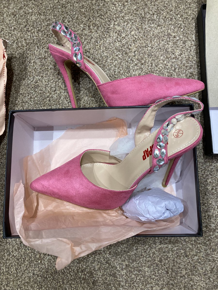 #heels #footfettish #footjob new heels for tonight’s night out question is stockings or hold ups ? And what colour ?????