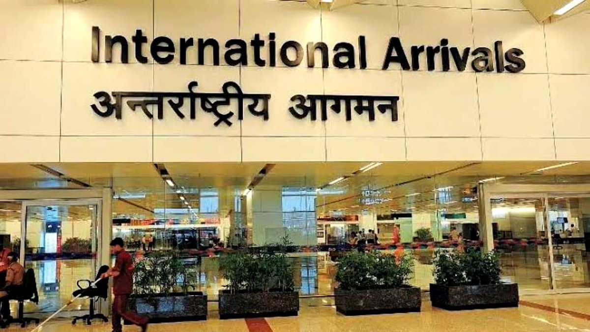 travelobiz's tweet photo. India Removes Mandatory Isolation For Flyers Testing Positive On Arrival From 'At-Risk' Countries
#AtRiskCountries #India #InternationalArrivals #Quarantine #RTPCRTest #TravelGuidelines #TravelRules
https://t.co/5LFmReSAGj https://t.co/yE6toIIi5S