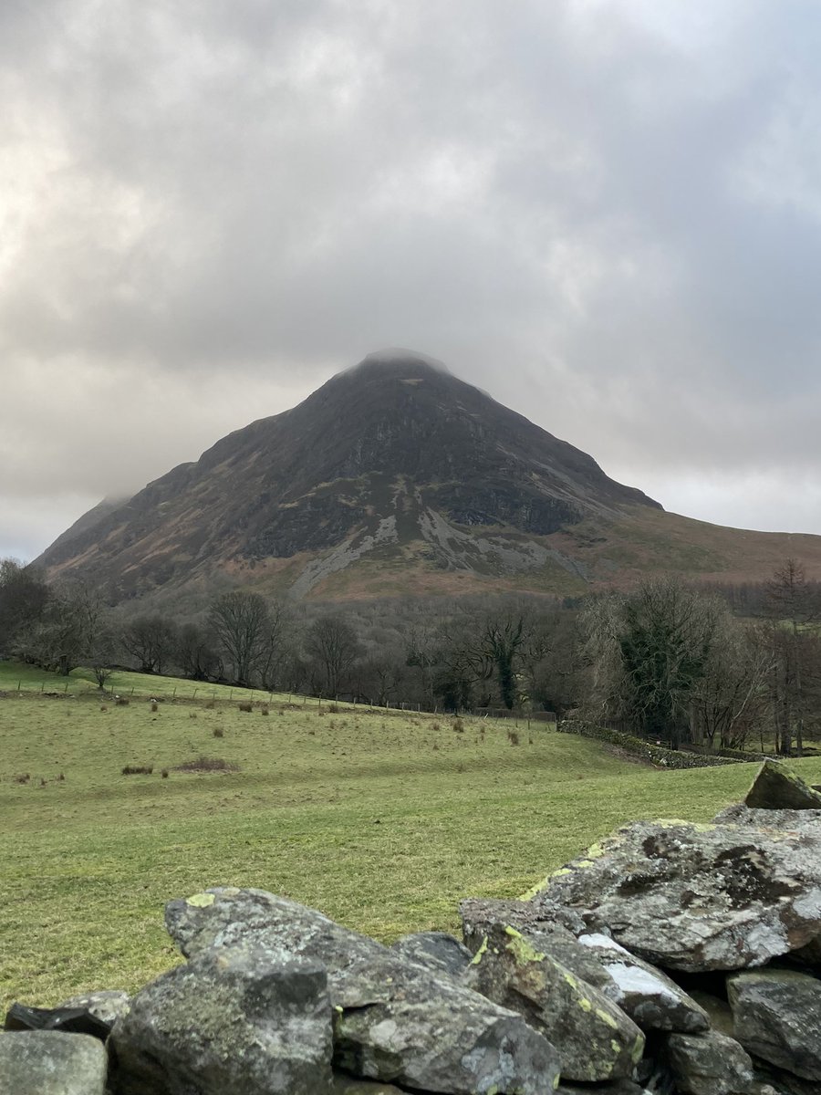 rfj1966's tweet photo. #Melbreak the scramble up the front over the screes is a bit brutal for me and to be greeted at the summit by wind, rain and a 360 degree view of clag I must say it has no redeeming features on days like this. Thank god for good company and the @KirkstileInn have fab food and πΊ https://t.co/M7mvxjXRtw
