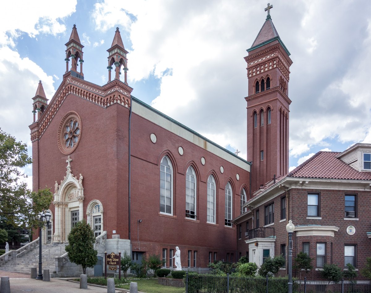 SubFantasyFilm's tweet photo. For today's #SetSaturday, we're highlighting the Church of the Holy Ghost!

The Corporation of the Church of the Holy Ghost is located in the heart of Federal Hill, Providence, Rhode Island's "Little Italy". https://t.co/OVkjqJCMnS