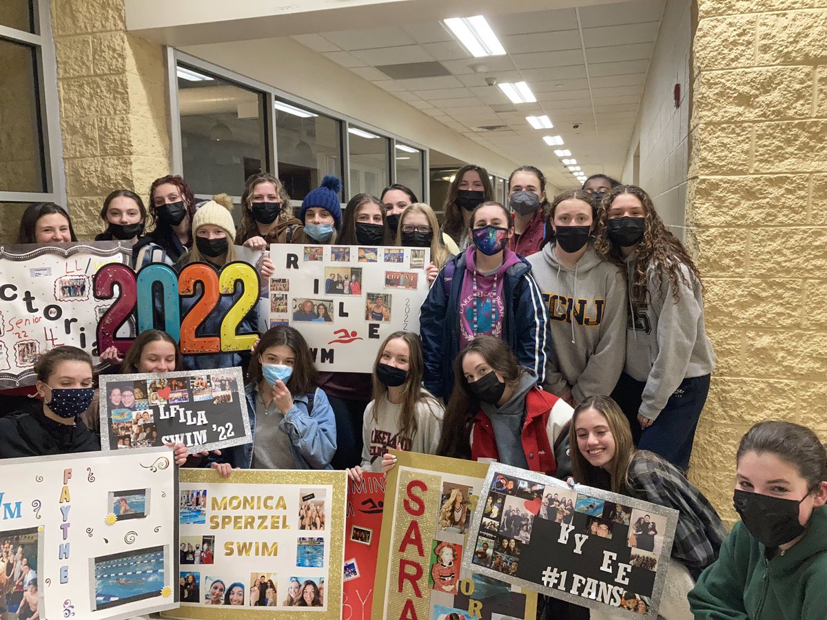 LL_WMSwim's tweet photo. 121-47 victory for senior night! Way to go, ladies!
#llwm #finishonempty https://t.co/9zeUnFtT9W