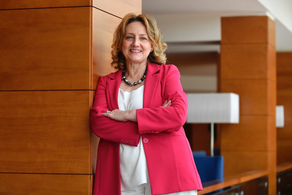 Maria_La_Ghezza's tweet photo. Maria Masi, 53 anni, #avvocato civilista del Foro di Nola, è la prima donna eletta alla guida del Consiglio nazionale forense (#Cnf), l’organo di rappresentanza istituzionale dell’avvocatura italiana. Una #donna deve sempre puntare in alto. A lei vanno i miei migliori #auguri https://t.co/zlIhrPHwko