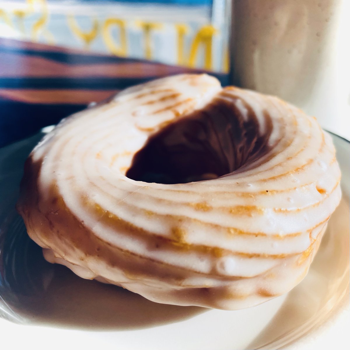 We're happy to feel the sun shinning on our little town this morning and we have French Vanilla Crullers in the house!! AND we've got a day full of music scheduled .....we'd love to see you!