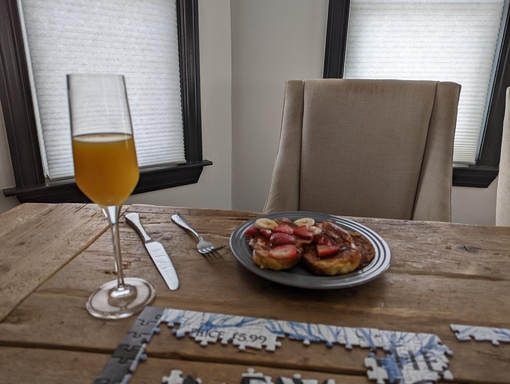 jobuca's tweet photo. Loving the #WeeklyDish from Ola Cafe and @EastSomerville #EastSom breakfast and a puzzle with @JOMJessie https://t.co/9jHfaSHxen