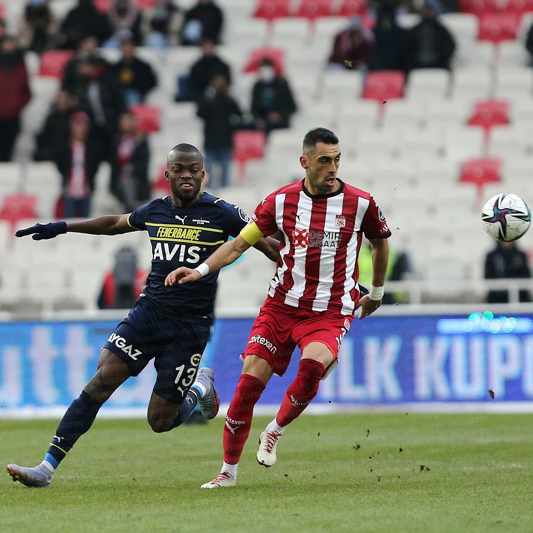 Süper Lig'de Demir Grup Sivasspor ile Fenerbahçe 1-1 berabere kaldı. ⚽️18' Miha Zajc ⚽️74' Pedro Henrique