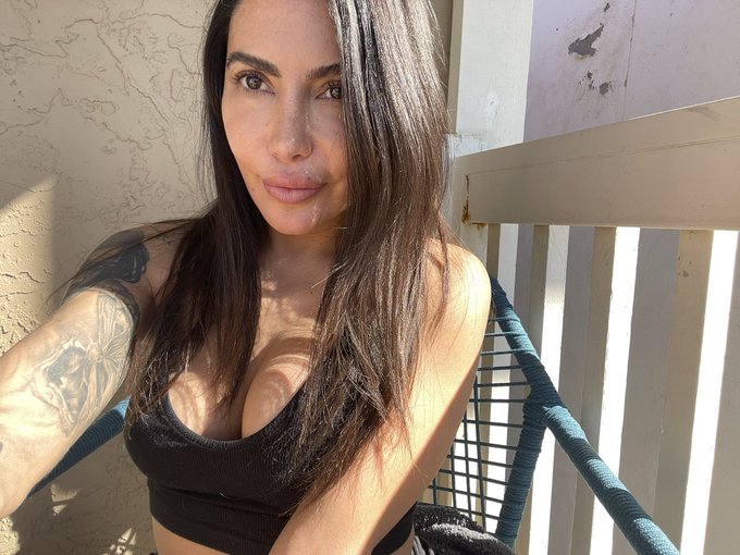 Watch Lela Star's leaked NSFW photo on TwXstars