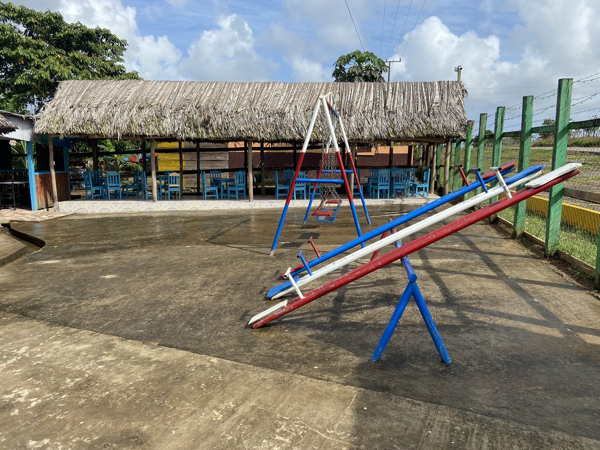 InturRACCS's tweet photo. Sientes que necesitas una escapadita ? Visita el Restaurante “𝐋�� 𝐃𝐎Ñ𝐀" que te espera con sus platillos variados 🍽🍱
#NicaraguaÚnicaOriginal
#visitbluefields https://t.co/CayabSztQs