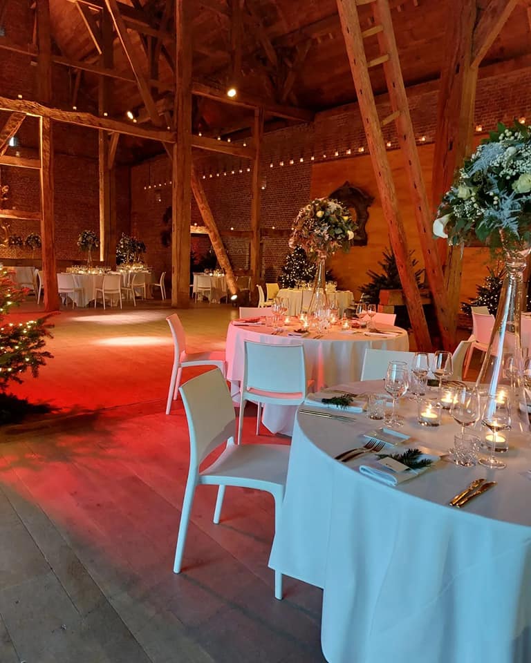 songsbysharon's tweet photo. So happy I also get to perform at Winter weddings ❄😍. I had the honor of performing at a beautiful ceremony in Kasteel Van Hoen ❤️. #weddingsinger #eventsinger #zangeres #piano https://t.co/H4m3GWsuXs
