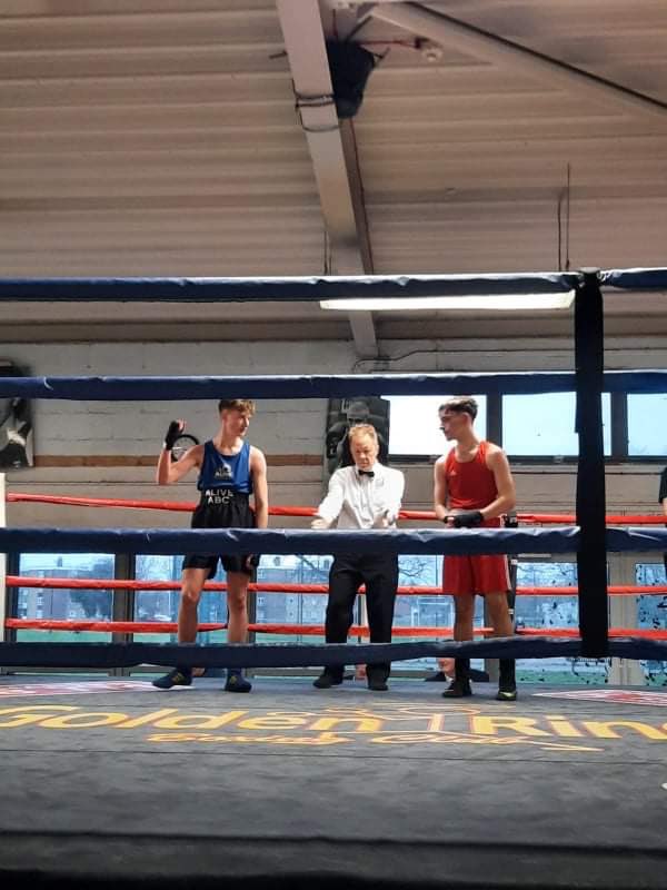 Alive_ABC's tweet photo. Young Dean H boxed well today on his debut. He boxed a good lad from Southampton. Stuck to the game plan and got that 1st round stoppage win. ABSOLUTE BEAST MODE. #DurringtonBoxing #AmesburyLad @Stonehenge_Sch π₯πͺπ₯ https://t.co/wOEZnoDkYo