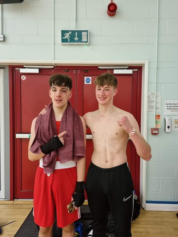 Alive_ABC's tweet photo. Young Dean H boxed well today on his debut. He boxed a good lad from Southampton. Stuck to the game plan and got that 1st round stoppage win. ABSOLUTE BEAST MODE. #DurringtonBoxing #AmesburyLad @Stonehenge_Sch π₯πͺπ₯ https://t.co/wOEZnoDkYo