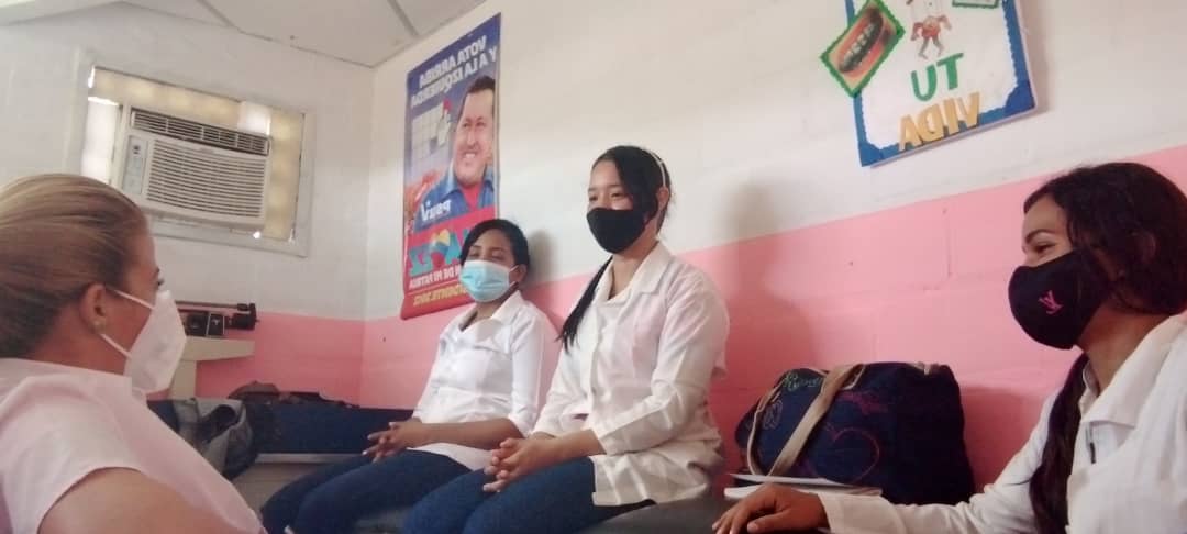 DayanaPealver2's tweet photo. La gente quiere a los médicos que quieren a la  gente; antes de ser un buen médico se una buena persona. 
UD 291. Dando él paso al frente con la docencia en venezuela.
@291Ud @LilyWad75051099 https://t.co/5LyIhm0ame