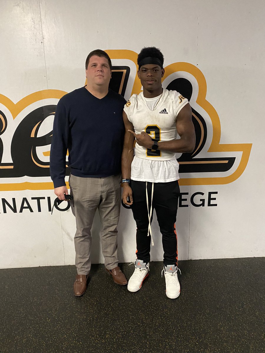 Jstubbs04's tweet photo. After a great visit and conversation with @CoachKKulzer , I am blessed to receive my first offer from American International College @AICFootball!!! @collegerecruiter @Coachditullio1 @MarsPalmer @Ballerwalk_SP https://t.co/wKdiw7TVaJ