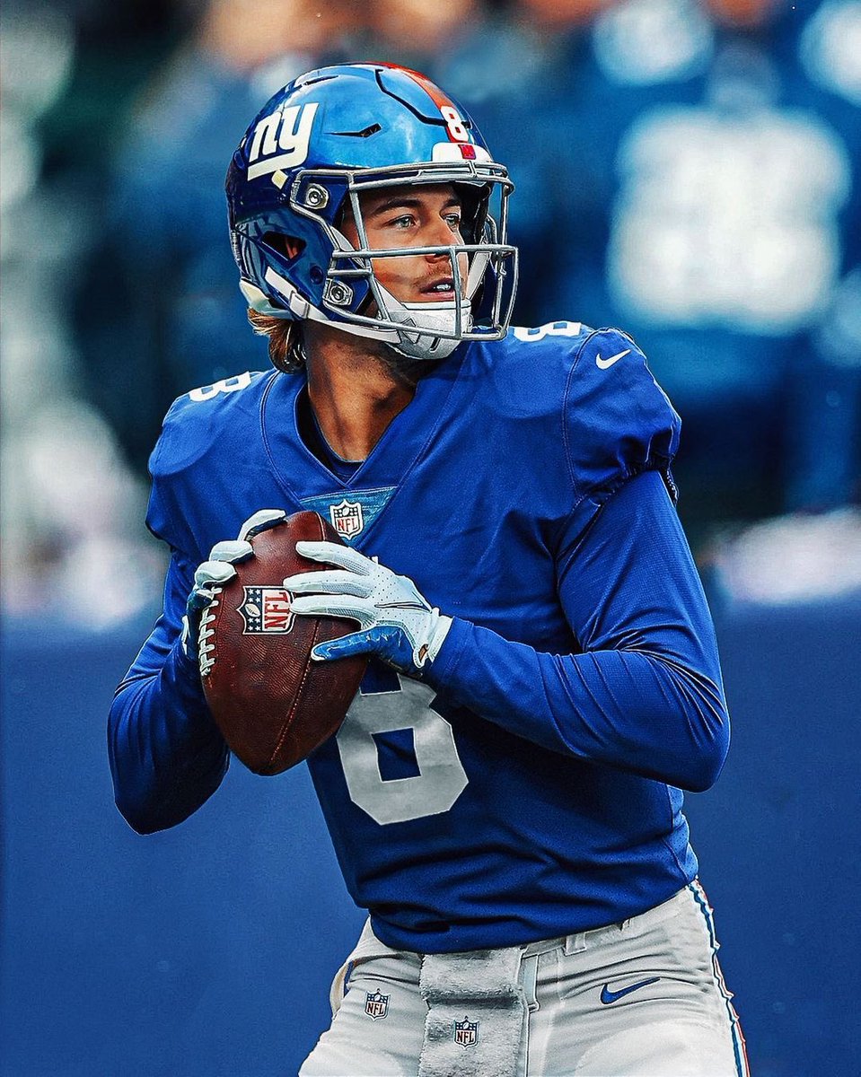 BigBlueUnited's tweet photo. Should the Giants consider drafting a QB in the 1st Round in the 2022 NFL Draft? 

#KennyPickett #MalikWillis #MattCorral #SamHowell #NFLDraft https://t.co/MEmIRCzoko