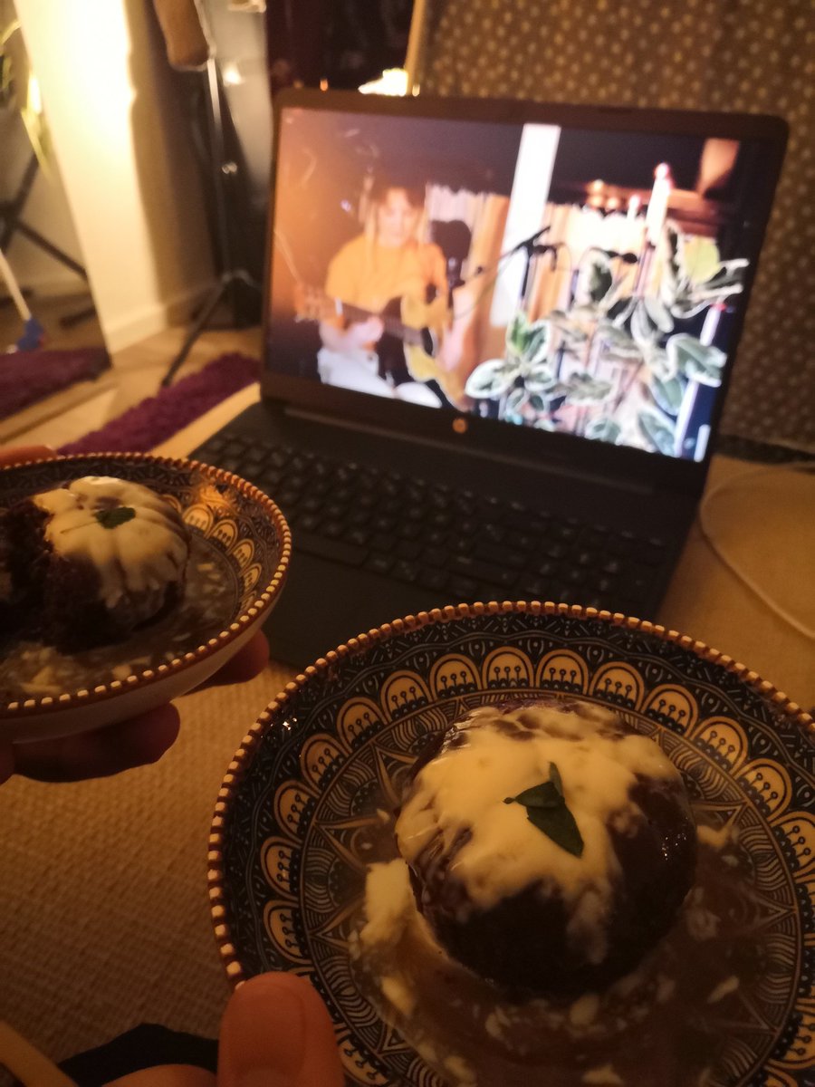 nikkimanman's tweet photo. Moved to the couch for dessert 😋
#anirishnightin https://t.co/YzSAX4bfQB