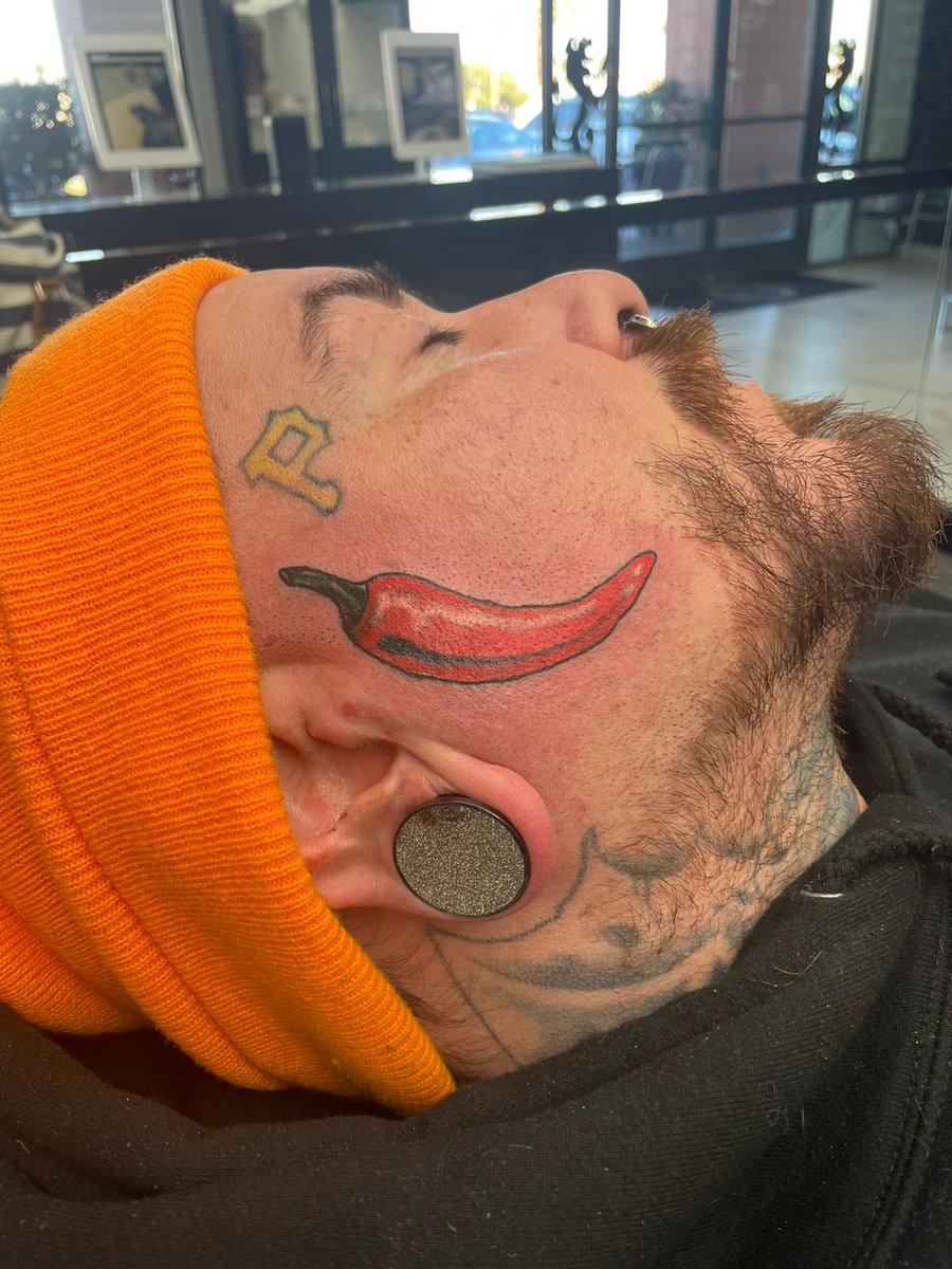 LVTattoo's tweet photo. Rate this from 1-10 and would you do it?  Tattoo done by our artist Glo Foxx on IG @ohglotattoos  Check her out and give us a call to book your next appointment with her! (702) 331-3314
*
#tattoo #tattoos #tattoodo #tattoosnob  #tattoolife #tattooart #femaletattooartist #vegas https://t.co/BcppgCtX93