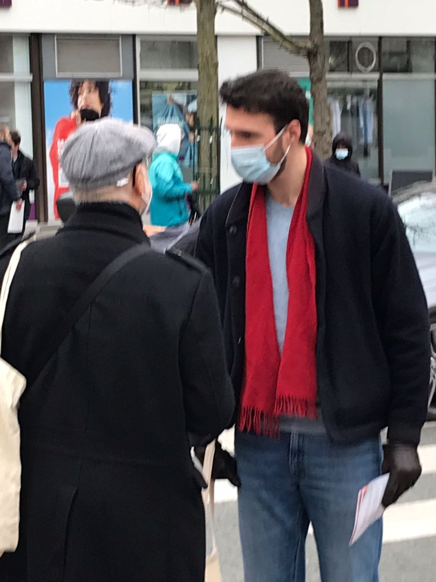 PS_Paris14's tweet photo. Mobilisés ce matin pour @Anne_Hidalgo au marché #Quinet #Paris14
#Hidalgo2022 un projet républicain d'émancipation sociale.
✊🏻justice sociale
🌿transition écologique
👨🏻🏫éducation pour tous
🏥santé protégée https://t.co/mp2nVtT5Zl