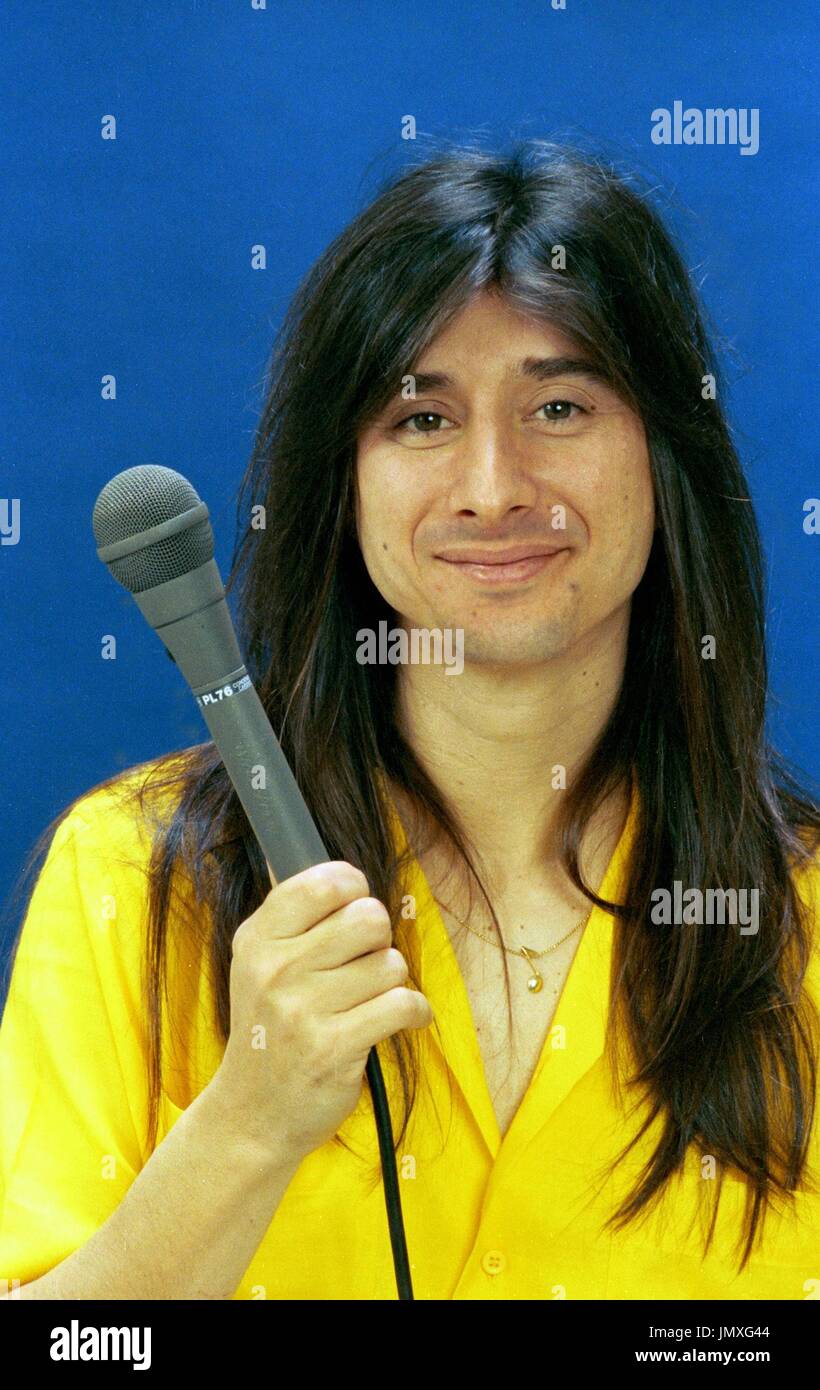 Happy 73 birthday to the amazing singer Steve Perry , LA Voz de la banda Journey   