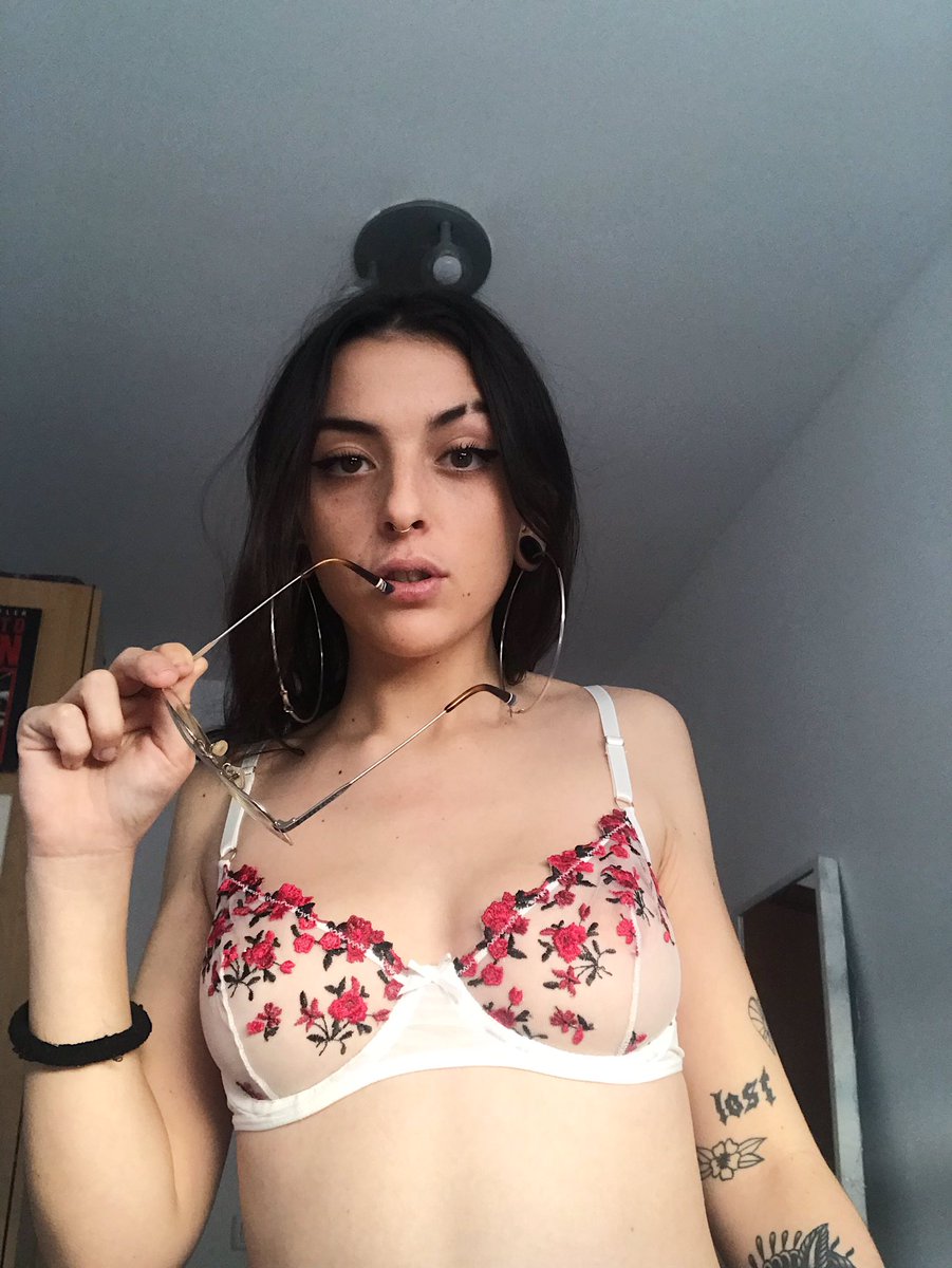 vsk_of's tweet photo. TODO MI CONTENIDO A 3$ SOLO 24H🥵 A QUE ESPERAS PARA VERLO?😈
⬇️LINK EN COMENTARIOS⬇️ https://t.co/2bPUHqlENo