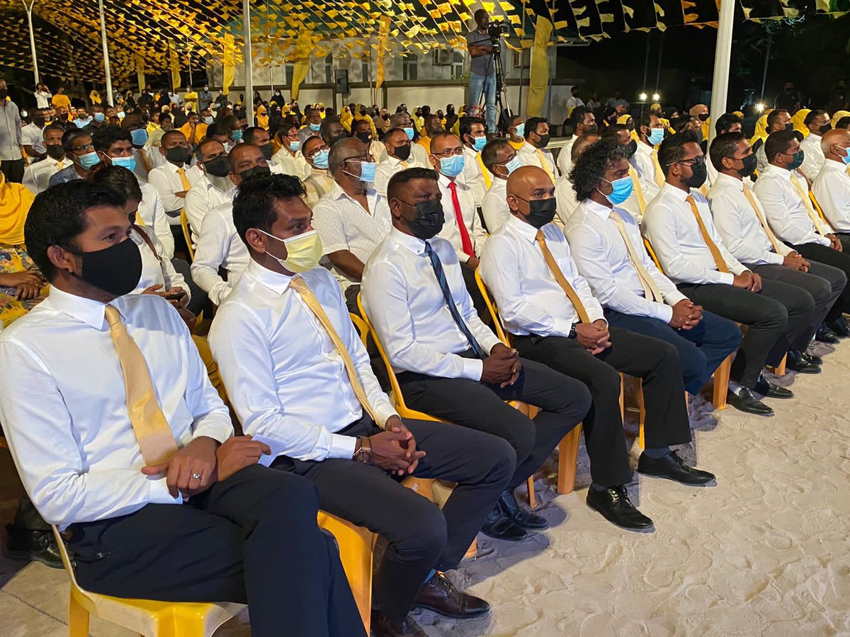 MDPSecretariat's tweet photo. ޕާޓީގެ ރައީސް، ރައީސް @MohamedNasheed އާއި ޕާޓީގެ އިސްވެރިނ��ގެ ޓީމްގެ ބޭ��ުޅުން ބައިވެރިވަޑައިގަންނަވާ ރައްޔިތުން މަޖިލިސް ކޮމަންޑޫ ދާއިރާގެ ބައި-އިލެކްޝަން އެމްޑީޕީ ކެންޑިޑޭޓް @Rashid141221 ގެ ކެންޕެއިން ޖަލްސާ ފޯކައިދޫގައި ކުރިއަށް ދަނީ
#VoteRashid
#Agenda19 https://t.co/9tD0qHnhop