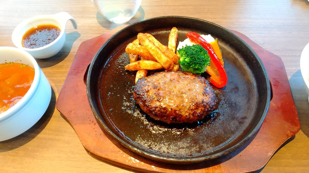 yue39218's tweet photo. 久々に出掛けた。連れてったのは…ほしうじっていうね(笑)ほぷみんは鞄の中から出せずでした💦 https://t.co/OBg74aCR6w