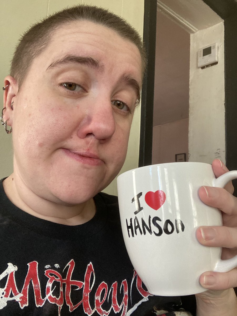 rockstarr1984_'s tweet photo. Happy Saturday! It’s been awhile since I’ve done a #showmeyourmug hope everyone’s coffee or tea tastes refreshing today. @hansonmusic https://t.co/faaD9QGqCk