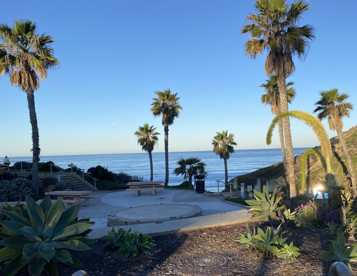 srcarre's tweet photo. Morning trip to the beach before heading to the airport ✈️ @carre_brielle https://t.co/4fubtgHlh8