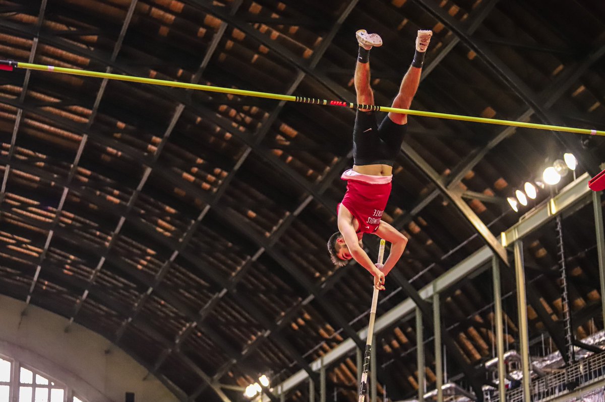 RedbirdTFXC's tweet photo. D U B 💪

@ryanashenbremer wins the pole vault with a clearance of 4.94m. He’s undefeated in the event this season. https://t.co/FWZ57QqOCG
