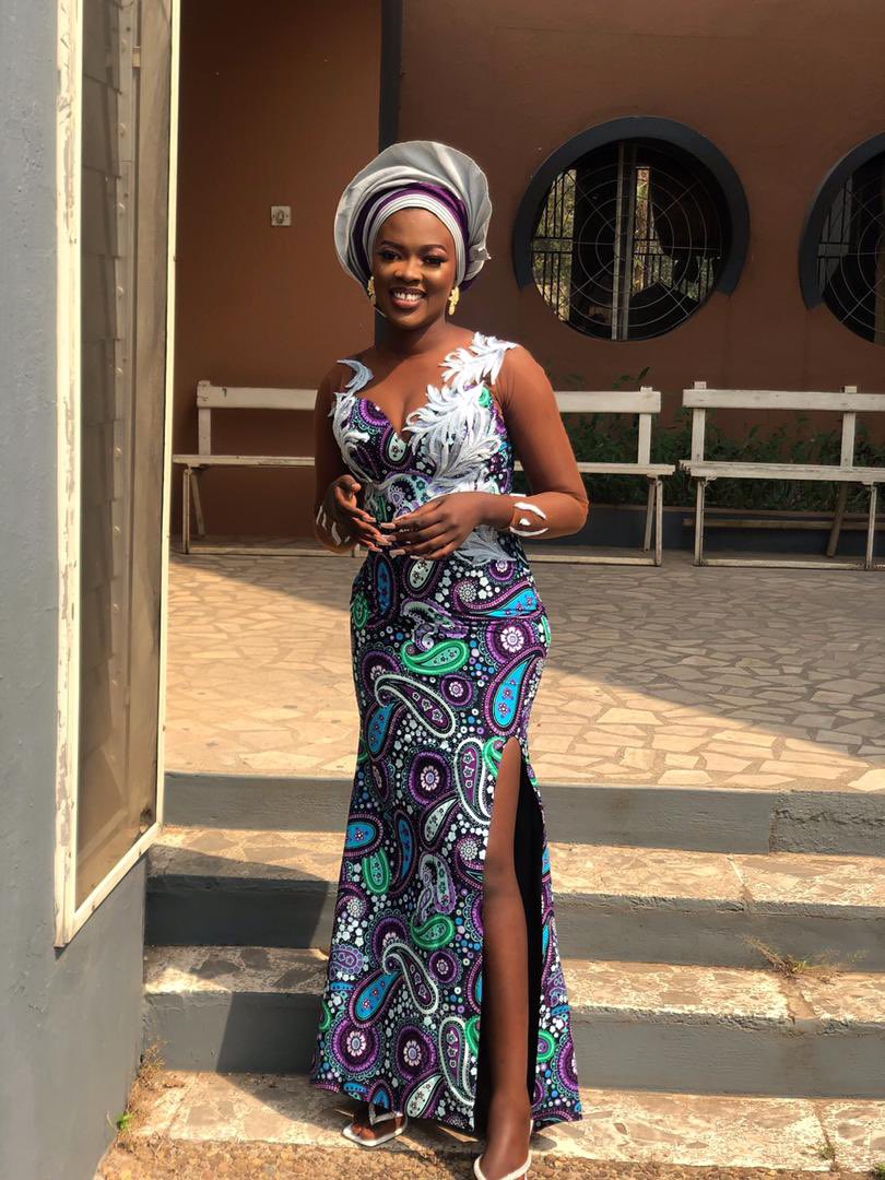 I’m so pretty, I’m my own muse. Patronize me, I made my dress myself❤️